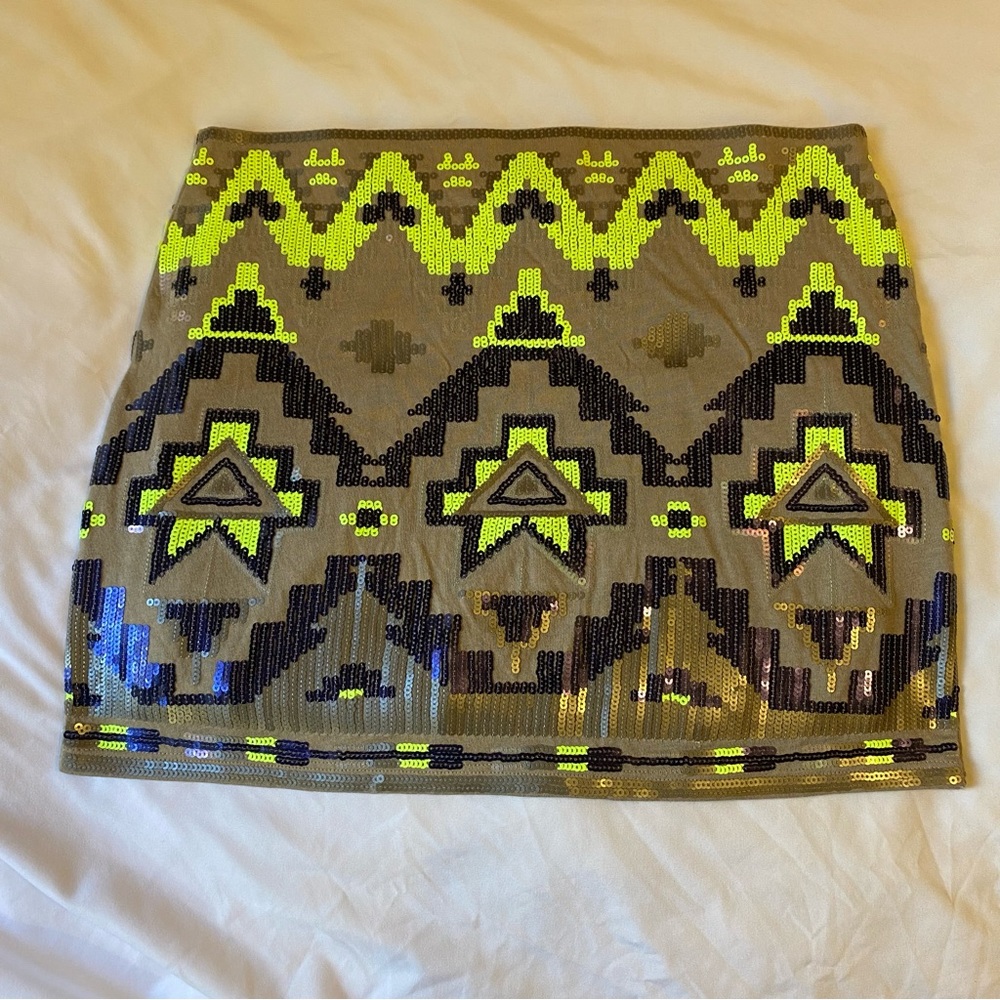 EXPRESS Sequined spandex tube Skirt Size XS TP; Aztec design brown/yellow multi